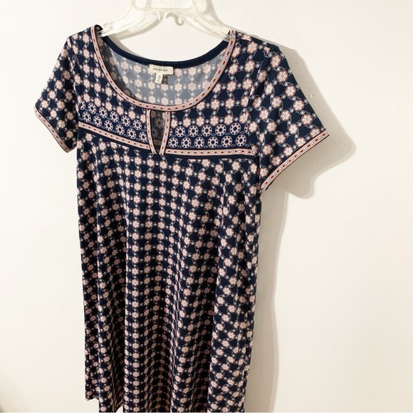 Max Studio Multicolor Geometric Pattern Short Sleeve Dress Keyhole Style 6912W64 - Picture 4 of 9